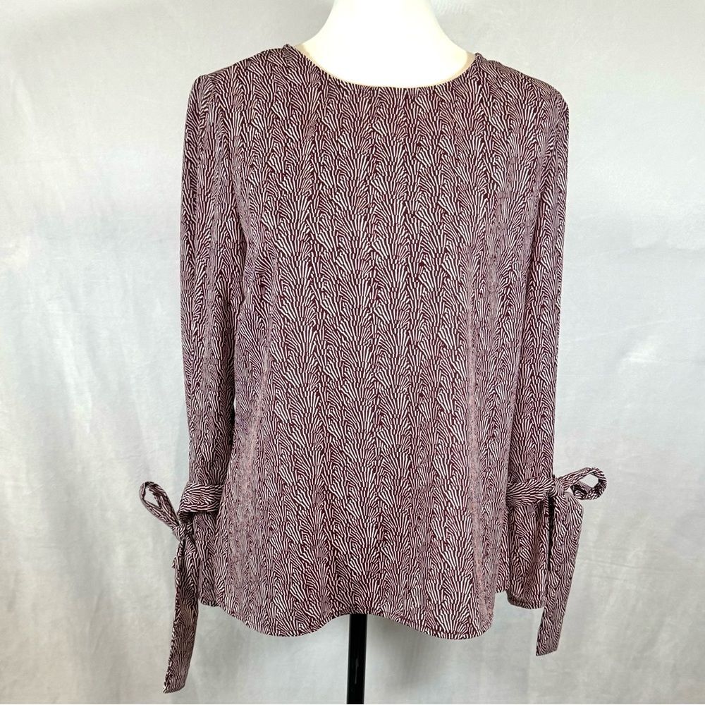 Banana Republic burgundy and white long tie sleeve blouse top size medium petite